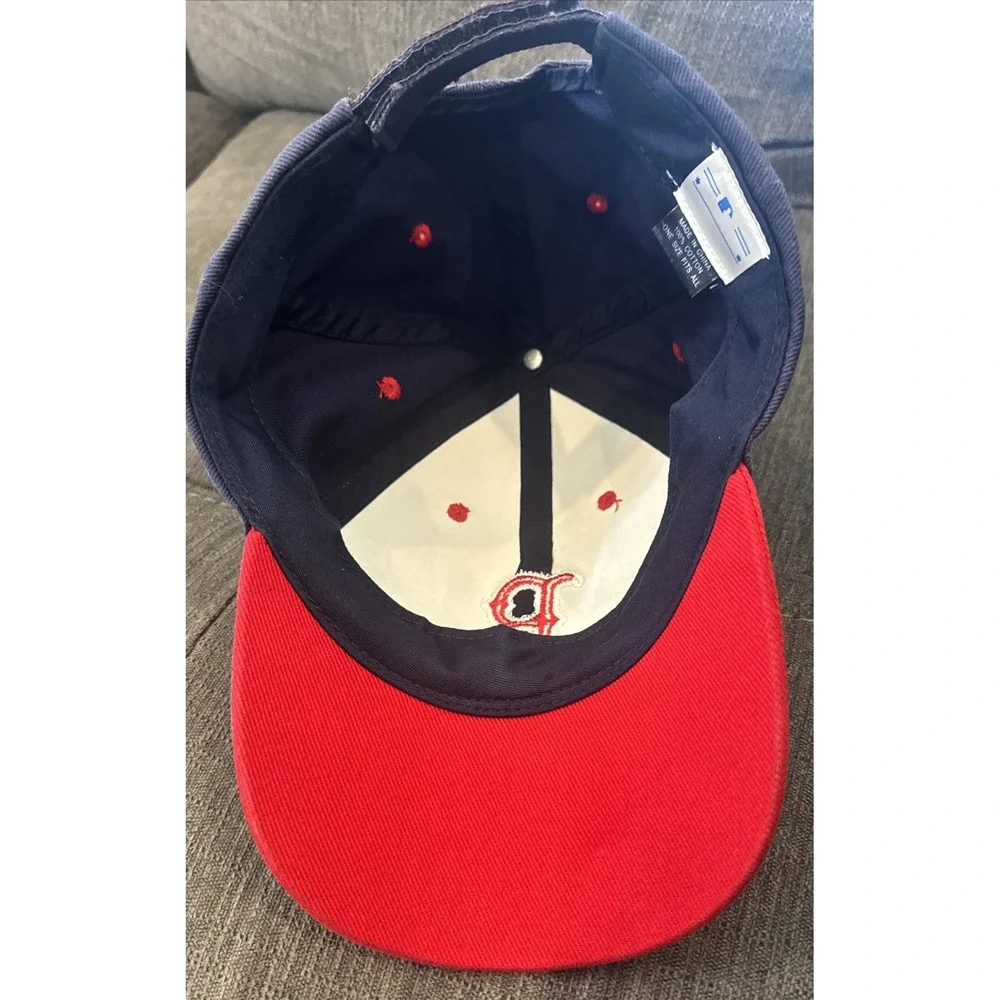 Boston Red Sox MLB Genuine Merchandise, Adjustable Strapback Hat‎ Cap Socks